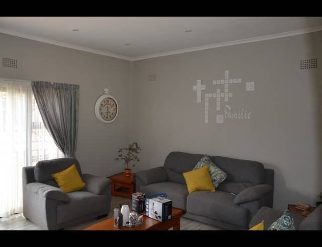 6 BEDROOM HOUSE FOR SALE IN DISCOVERY